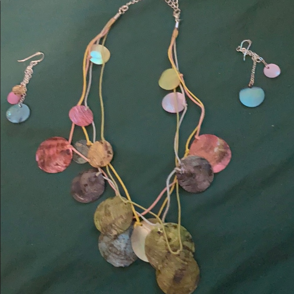 Necklace set multiple colors she’ll